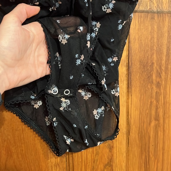 Hollister Mesh Bodysuit - Picture 3 of 6